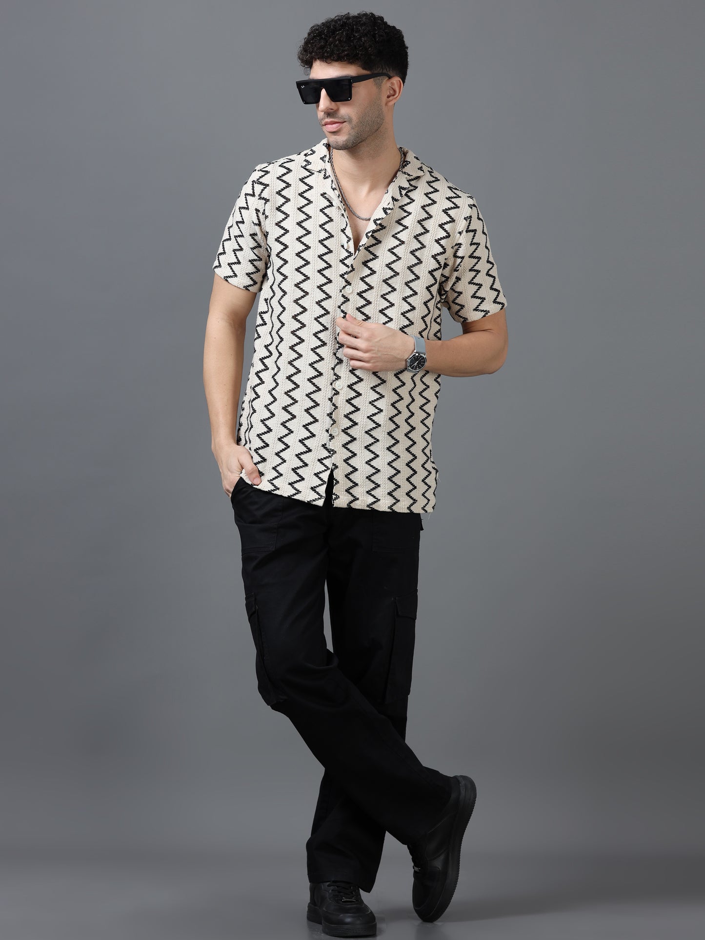 Men's Off white 100% Cotton Zig Zag Half Sleeve Shirt